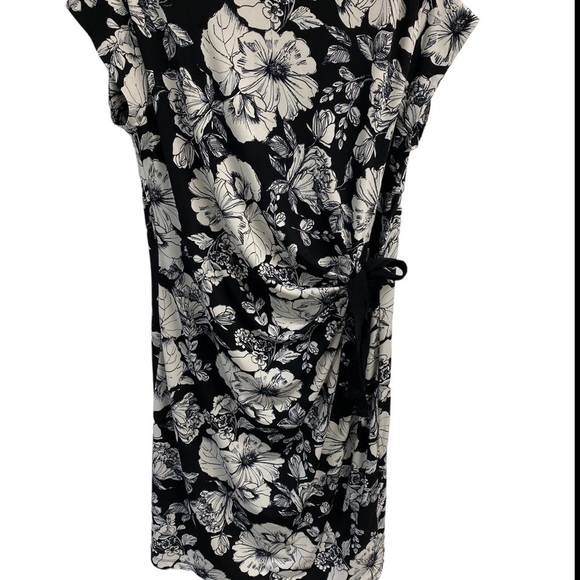 TAYLOR for a pea in the pod ( maternity) black and white dress size medium - Picture 4 of 6